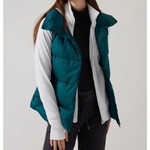 Athleta Downtown Puffer Vest Sardinia Blue Medium Petite